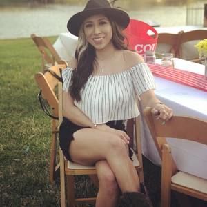 Meet your Posher, Esenia